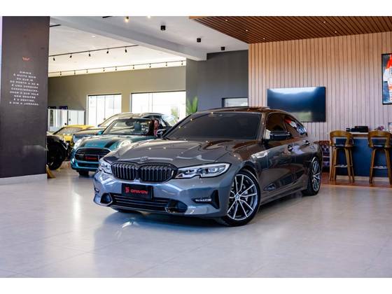 BMW 330i 2.0 16V TURBO GASOLINA SPORT AUTOMÁTICO